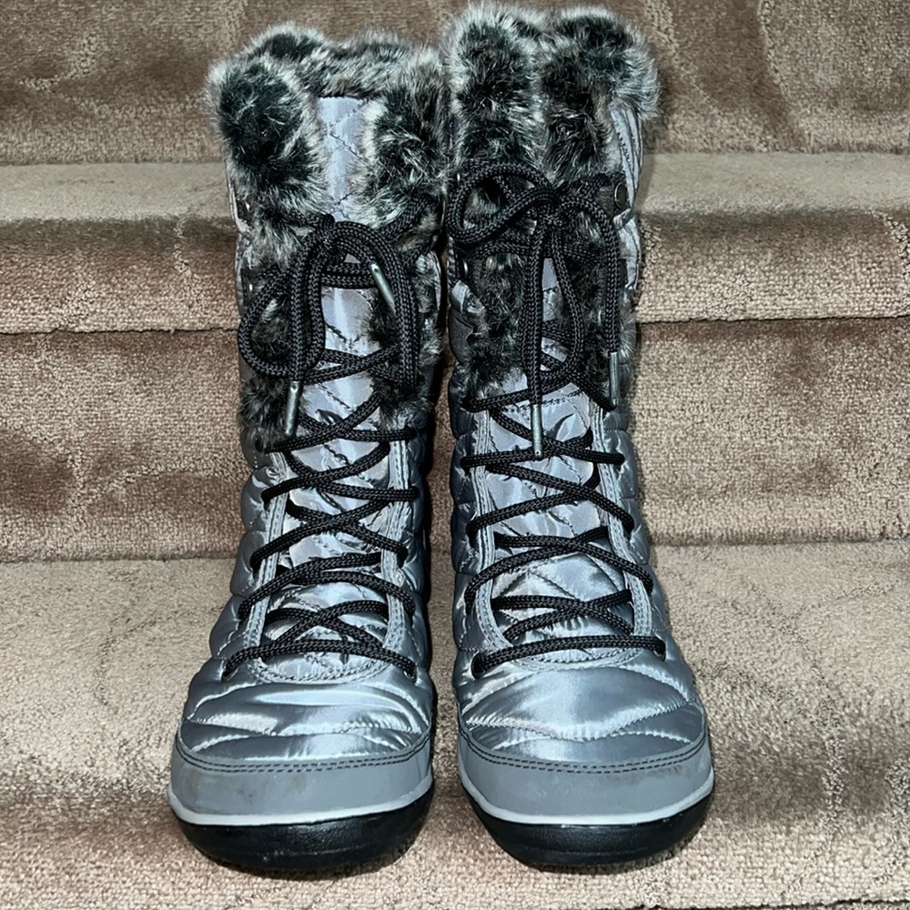 Columbia Women’s Heavenly Omni-Heat Grey and Black Boots